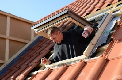 Pose de fenêtres de toit Velux à Bessé